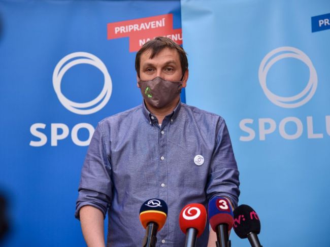 Strana Spolu kritizuje zámer postaviť vládnu škôlku