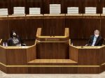 Poslanci pokračujú v diskusii o zohľadňovaní očkovania pri opatreniach