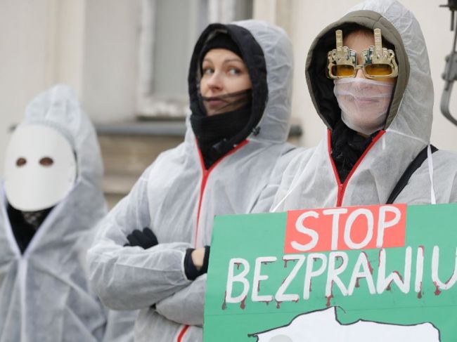 Poľsko plánuje zaviesť dlhšiu karanténu pre ľudí nakazených variantom delta