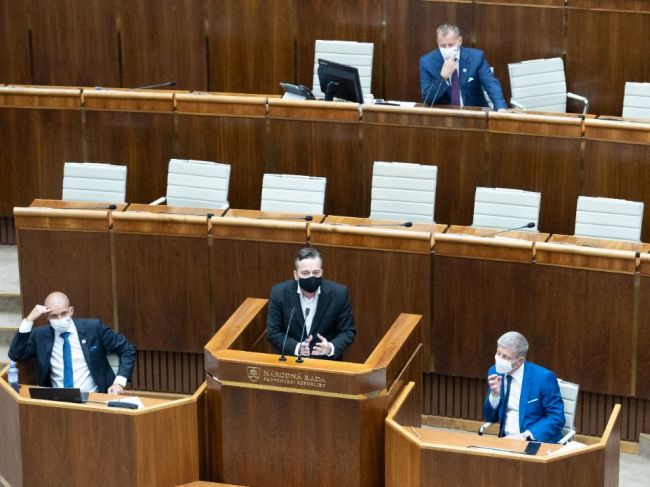 Koalícia avizuje dohodu pri testoch aj pri novele o COVID preukazoch