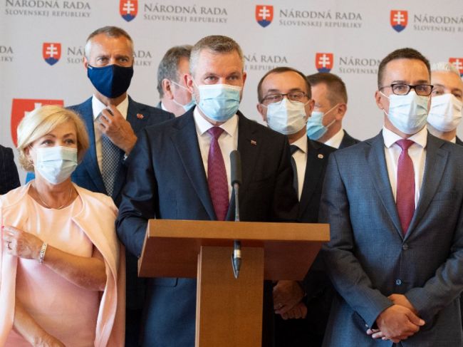 Mimoparlamentný Hlas podporí podanie "očkovacieho" zákona na ústavný súd