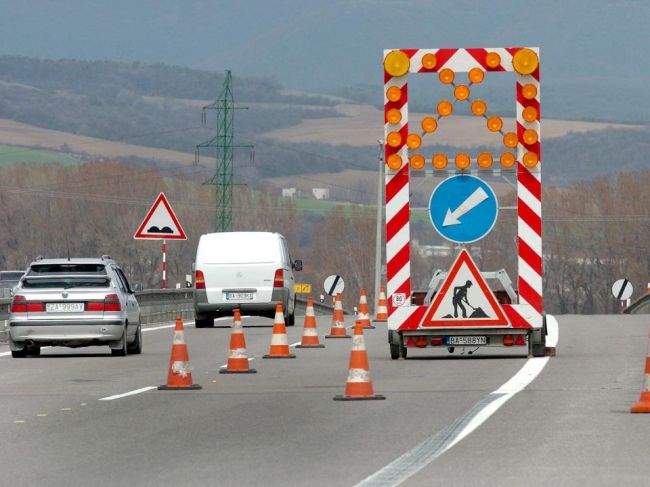 Od soboty čakajú vodičov dvojtýždňové dopravné obmedzenia na diaľnici D1
