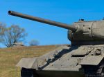 Dôchodca v pivnici skladoval tank, skončil na súde