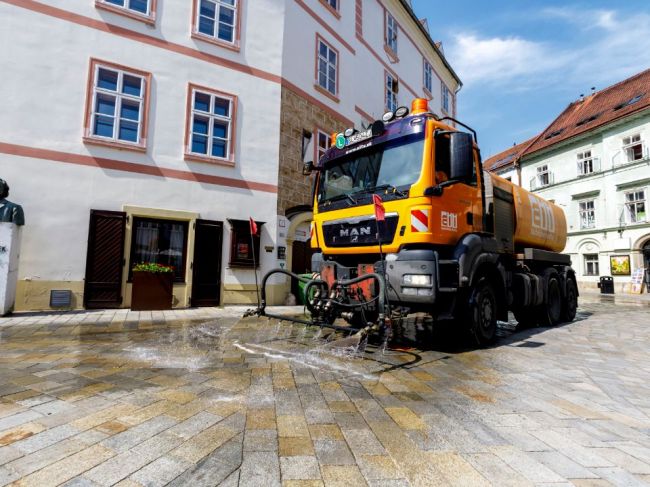 V časti Slovenska bude opäť horúco, SHMÚ vydal výstrahy