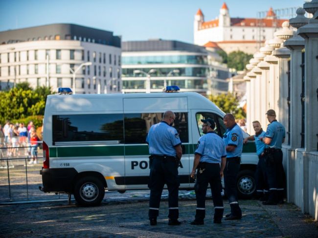 Mikulec: Nie je pravda, že sa pri proteste v Bratislave polícia len prizerala