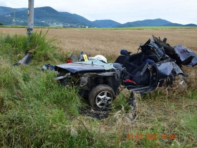 Pri dopravnej nehode zomrel 29-ročný vodič