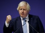 Počet novoinfikovaných v Británii klesol za týždeň o 33 percent