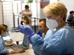 Prieskum: Očkovaciu lotériu najviac schvaľujú tí, ktorí sa ešte len chcú dať zaočkovať