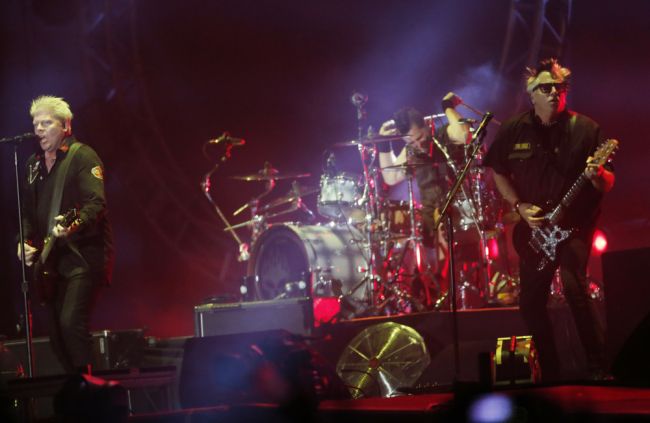 Skupina The Offspring vyhodila bubeníka, pretože sa nedal zaočkovať