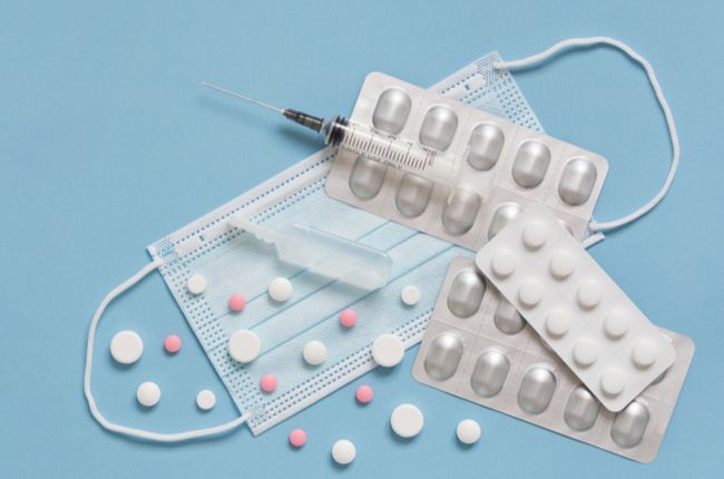 Vedľajšie účinky vakcíny proti COVID-19: Je možné po očkovaní užiť ibuprofen?