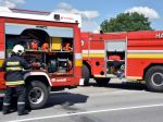 Pri dopravnej nehode došlo k zrážke troch áut, na mieste zasahovalo sedem hasičov