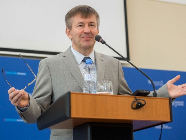 Valášek: Leščeňa je slušný človek, ktorý mal odvahu postaviť sa diktátorovi