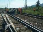 Hasiči zasahujú pri tragickej nehode vlaku a osobného auta