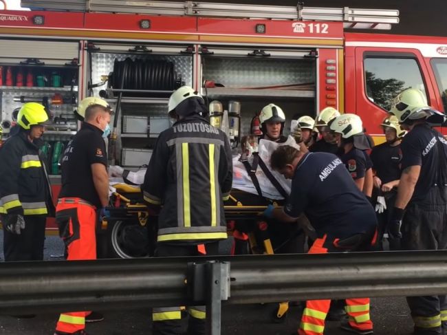 VIDEO: Pri havárii autobusu zomrelo osem ľudí