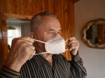 Povinnosť nosiť rúška v interiéri: Kedy už je nutný respirátor?