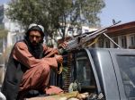 Taliban sa zmocnil amerických zbraní vrátane vrtuľníkov