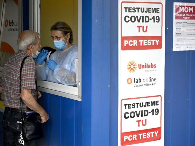 Na Slovensku pribudlo 77 prípadov nákazy koronavírusom