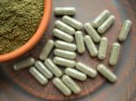 Na Slovensku stúpa užívanie novej drogy s názvom kratom