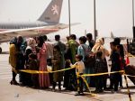 Skupina G7 vyzvala Taliban, aby zaistil bezpečný prechod na kábulské letisko