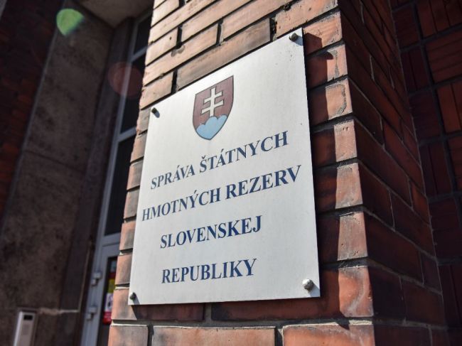 Nadácia Zastavme korupciu: Štát počas pandémie nakupoval väčšinou bez súťaže