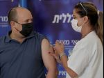 Izraelský premiér Bennett dostal tretiu dávku vakcíny proti covidu