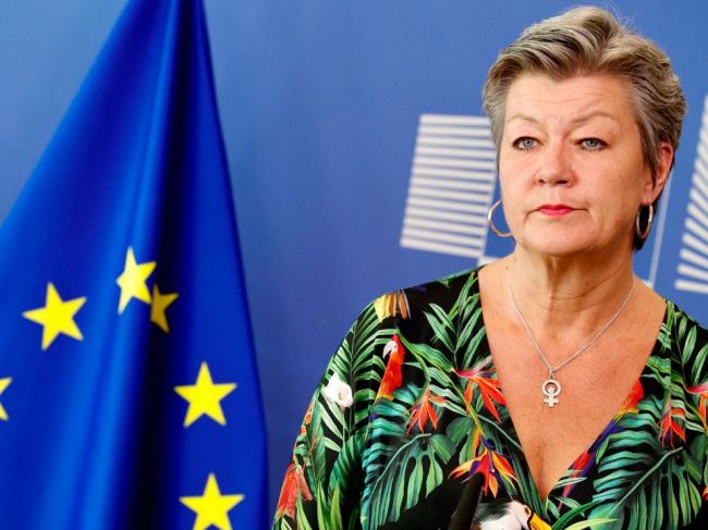 Európska komisia vyzvala na prijatie utečencov z Afganistanu