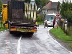 Zrážka autobusu s kamiónom na niekoľko hodín obmedzila dopravu