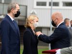 Za evakuáciu z Afganistanu ocenil minister obrany vojakov aj veľvyslankyňu USA