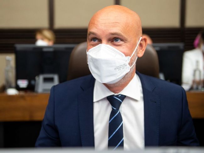 Gröhling diskutuje online s riaditeľmi škôl v jednotlivých okresoch