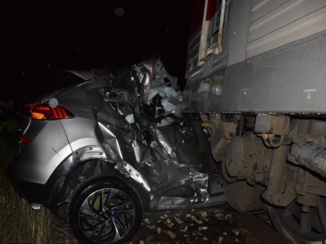 Pri tragickej zrážke s vlakom zahynul vodič auta