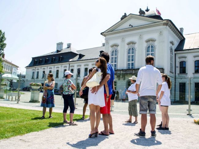 Z bezpečnostných dôvodov uzavrú v stredu Grassalkovichovu záhradu