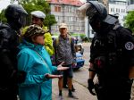 V hlavnom meste avizujú protesty, polícia prijala opatrenia