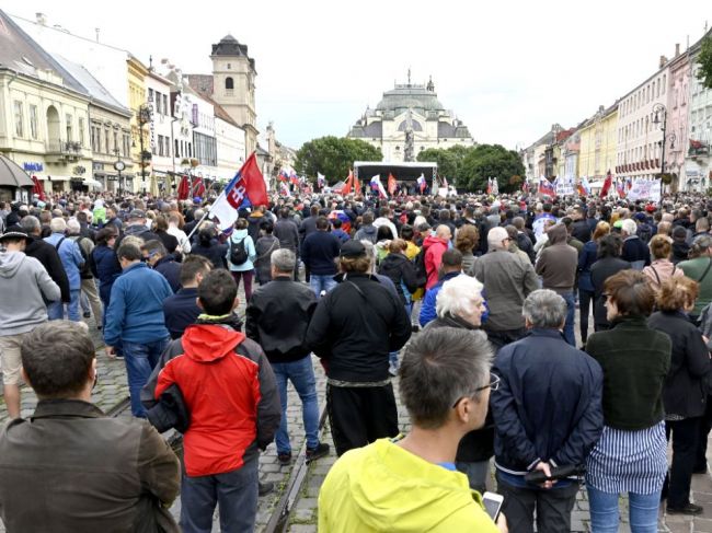 Protestné zhromaždenia v Košiciach sa zatiaľ zaobišli bez vážnejších incidentov