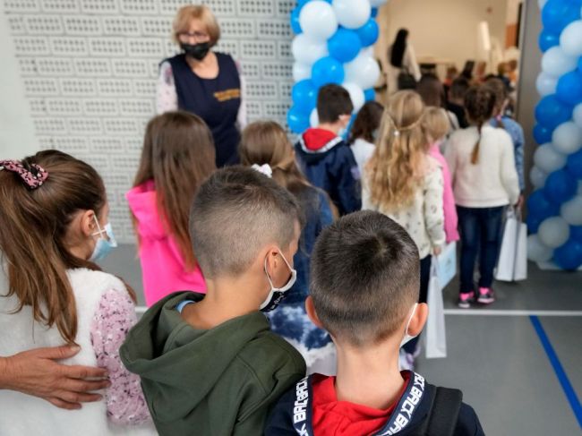 Školáci sa po prázdninách vracajú do škôl, začína sa školský rok 2021/2022