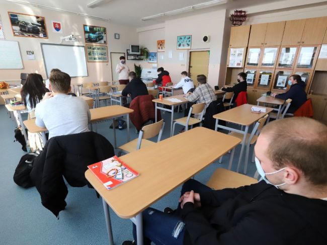 Na pôžičky pre študentov je určených 7 miliónov eur