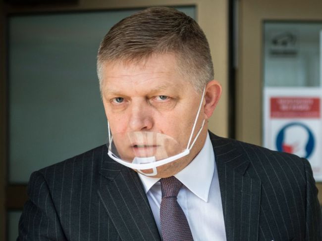 Fico označil Lipšica za etalón špiny a vyčíta mu, že ho platia oligarchovia