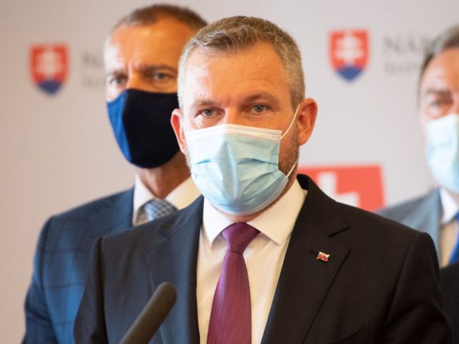 Hlas: Vládna koalícia ukazuje, že ju nezaujímajú ľudia, ale ministerské kreslá