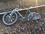 12-ročného chlapca na bicykli zrazil vlak, má ťažké zranenia