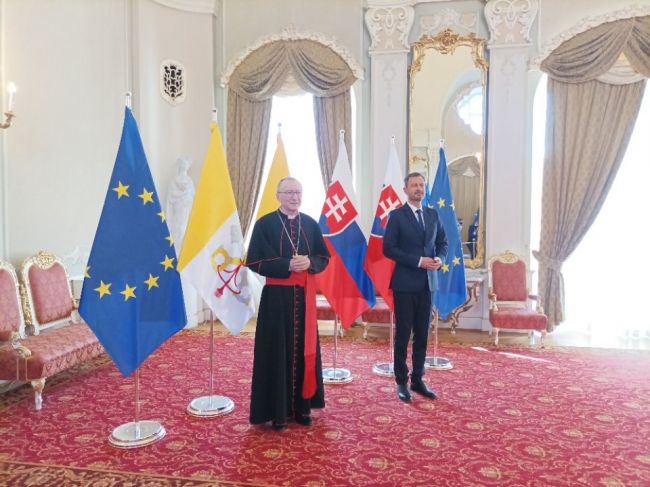Premiér sa stretol so štátnym sekretárom Svätej stolice Pietrom Parolinom