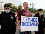 Navaľného tím odporúča voliť komunistov i ultranacionalistov, len nie putinovcov