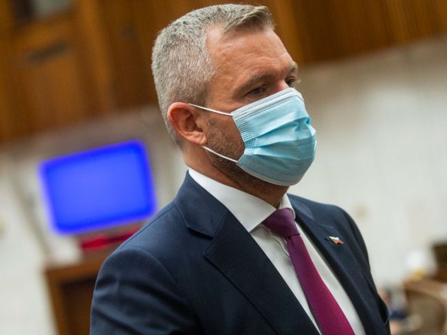 Pellegrini stiahol návrh na odvolanie Kolíkovej, k demisii vyzval premiéra