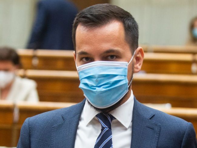 Lipšica mala sledovať SIS, Šeliga chce mimoriadny výbor