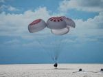 Vesmírni turisti so SpaceX pristáli pri floridskom pobreží