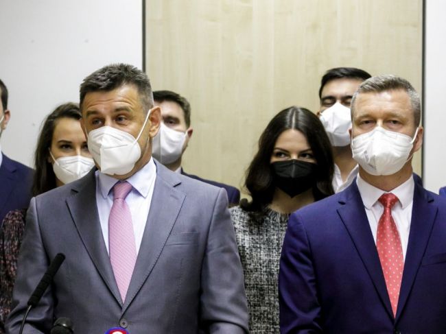 Politika: SMK na sneme odobrila vstup do spoločnej strany Aliancia