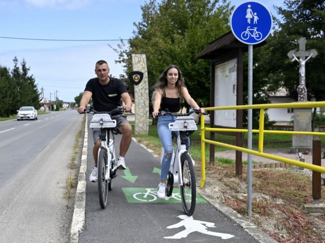 Koalícia vyzvala Smer k stiahnutiu návrhu na ochranu cyklistov