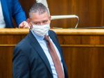 Mikulec ostáva vo funkcii, poslanci ho neodvolali