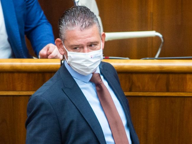 Šeliga volá po zmenách na ÚIS, Raši trvá na výmene Romana Mikulca