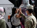 V Afghanistane je stále asi 100 amerických občanov, ktorí chcú odísť