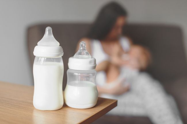 Materské mlieko obsahuje protilátky aj desať mesiacov po prekonaní covidu