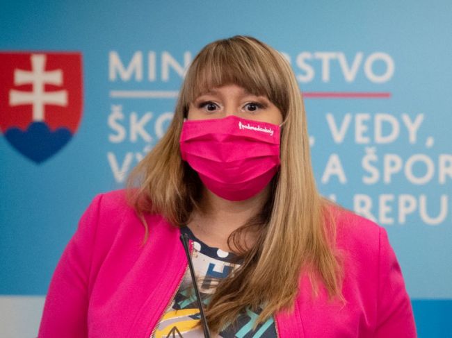 V školách je 96,2 percenta žiakov, ochorenie COVID-19 má 0,2 percenta